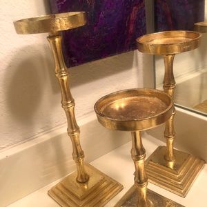 Candleholders with matching mirrored tray